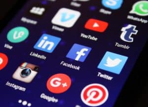 Navigating the Storm A Comprehensive Guide to Social Media Crisis